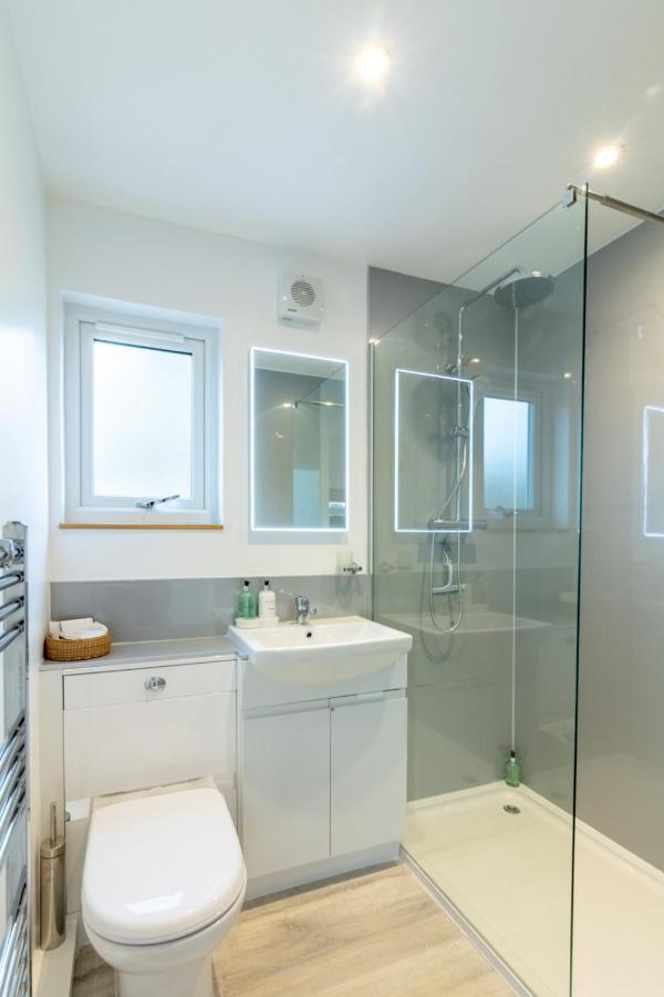 Allt Mor Rentals - Chalet With Hot Tub, And Studio Apartment No Hot Tub Ройбридж Экстерьер фото
