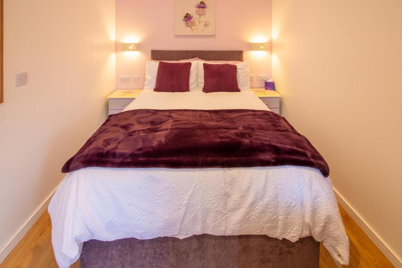 Allt Mor Rentals - Chalet With Hot Tub, And Studio Apartment No Hot Tub Ройбридж Экстерьер фото