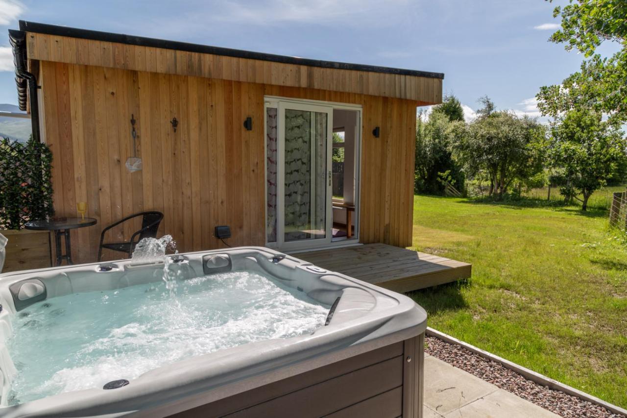 Allt Mor Rentals - Chalet With Hot Tub, And Studio Apartment No Hot Tub Ройбридж Экстерьер фото